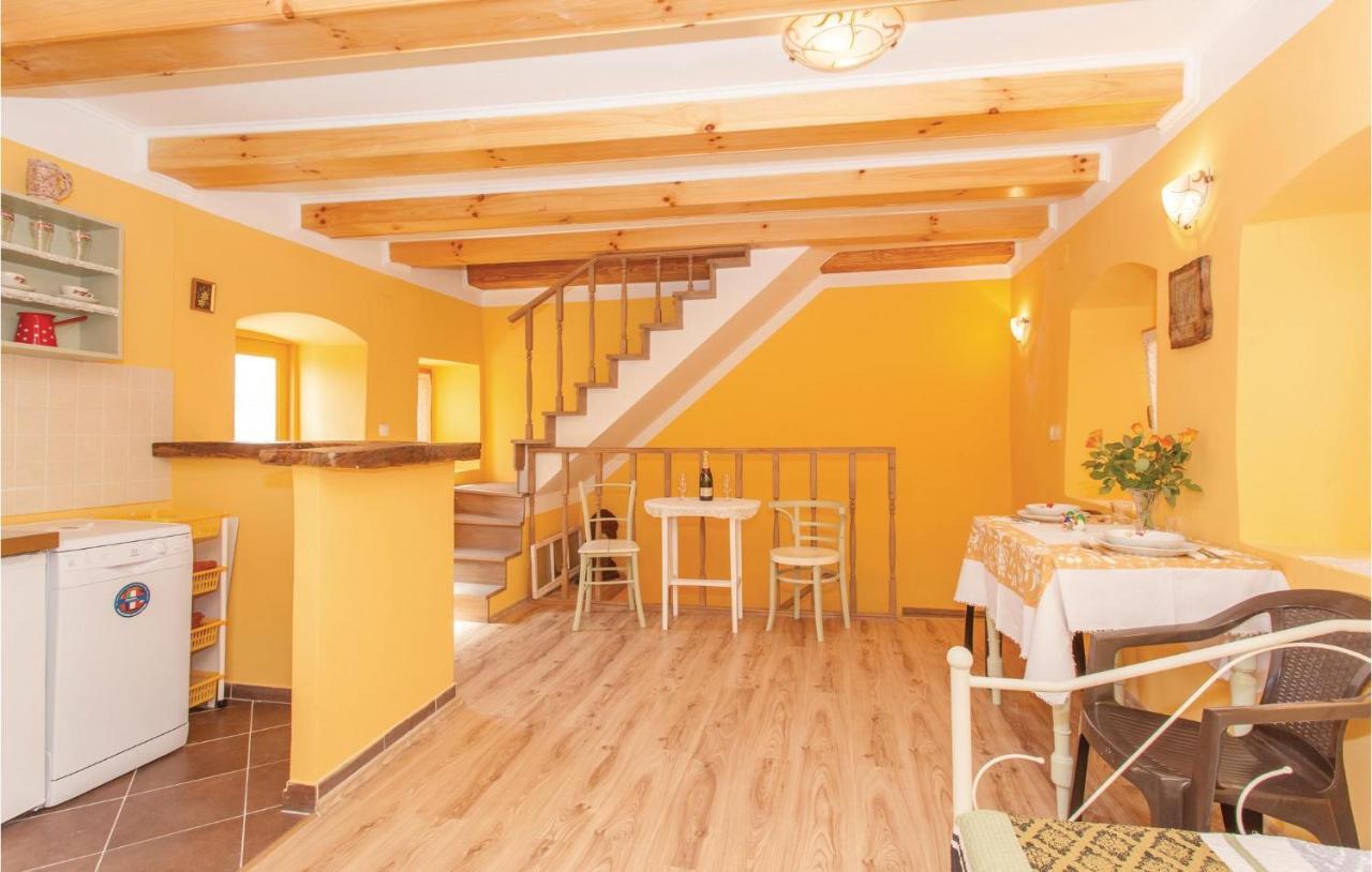 1 Bedroom Beautiful Apartment In Омишаль Екстер'єр фото